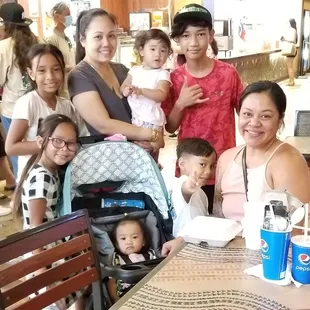 08.19.22 #FoodCourt #WindwardMall #Kaneohe #MommiesJennLourRox #BabyHarlee #MJandDJ #rhyzJAHrydm #JAHrian #StatehoodDay