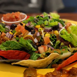 Huge onolicious taco salad