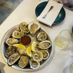 12 Oysters Shucking