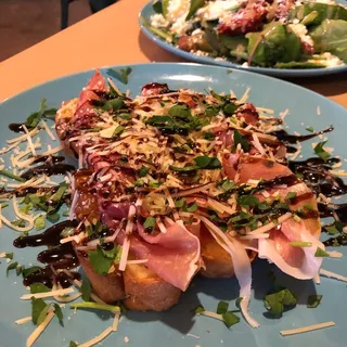 Prosciutto Bruschetta with Mango Chutney