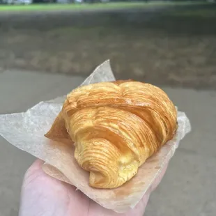 Plain croissant