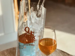 Quicksand Bar à Vin