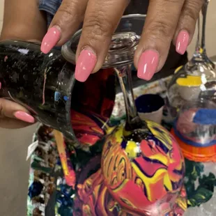 The vibrate colors while pouring
