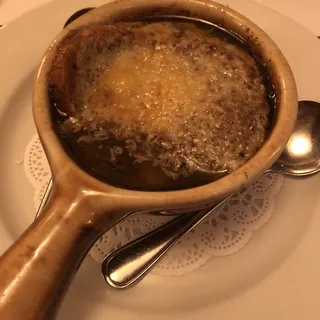 French Onion Soup with Gruyere Gratin