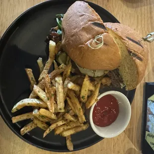 THE CLUB EATZ BURGER