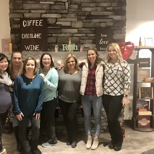 Hosted a mommy night out and the owner was so helpful! We all loved it.
