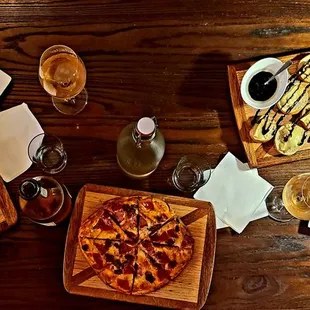 Great appetizers and bubbly!