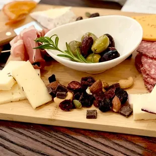 a platter of meat and cheese
