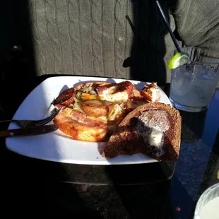 Potatoes, cabbage and bacon.   Huge bacon !