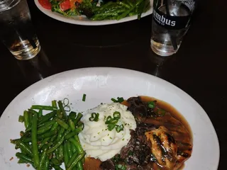 Logan's Irish Pub