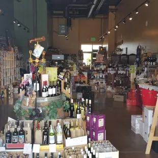 Wine, beer and accessories even gifts.  Great shop!!