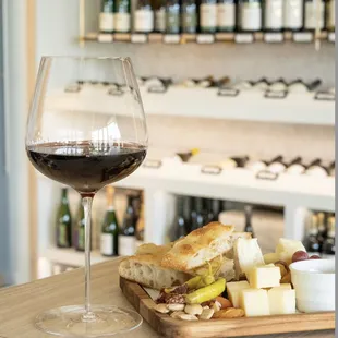 Our passionate wine experts will guide you though new experiences, ready to help you find your new favorites.