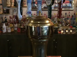 Al & Al's Stein haus