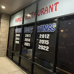 the front window of a restaurant