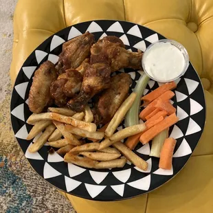 Med garlic wings and hot honey blackened with fries. Good!