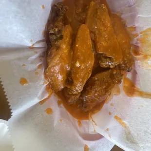 Hot, garlic wings