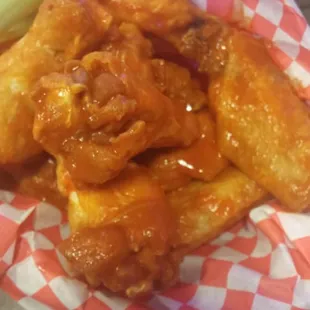 Buffalo wings are very good!