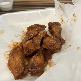 bbq wings, chicken wings and fried chicken, fried chicken wings, poultry, fried chicken, chicken wings, chicken, food, bbq chicken