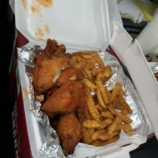 10 piece wings and fries