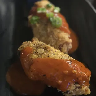 chicken wings and fried chicken, bbq wings, poultry, chicken wings, food, fried chicken wings, fried chicken, chicken, bbq chicken