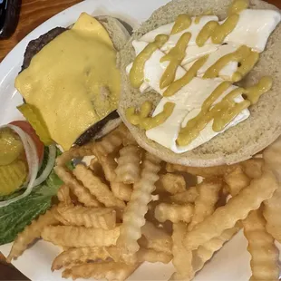 Cheeseburger &amp; fries