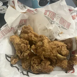 Regular wings(were supposed to have sauce)