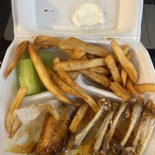 6 piece all flats mango habanero with lemon pepper seasoning. Combo! With a Truly