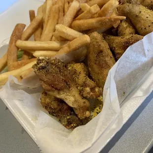 bbq chicken, fried chicken wings, bbq wings, food, fried chicken, chicken, chicken wings, poultry, chicken wings and fried chicken