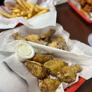 Lemon pepper and garlic parmesan 10 wings combo with fries