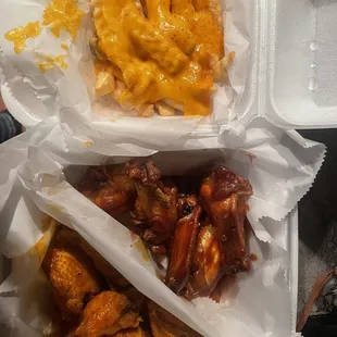 Cheesy Fries, 1/2 BBQ, 1/2 Original wings (Bone-in)
