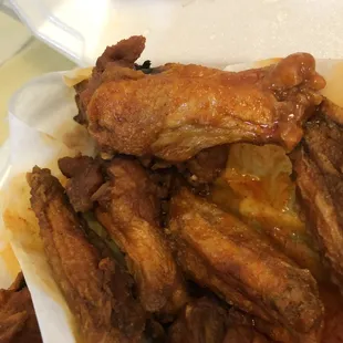 food, fried chicken wings, bbq wings, chicken, bbq chicken, chicken wings, poultry, fried chicken, chicken wings and fried chicken