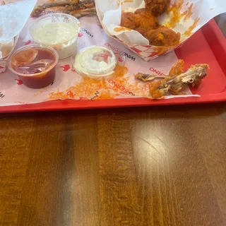 10 Wings & 1 Dip
