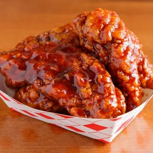 food, chicken wings and fried chicken