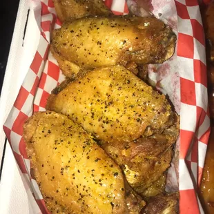 food, fried chicken, bbq wings, poultry, fried chicken wings, chicken, bbq chicken, chicken wings and fried chicken, chicken wings