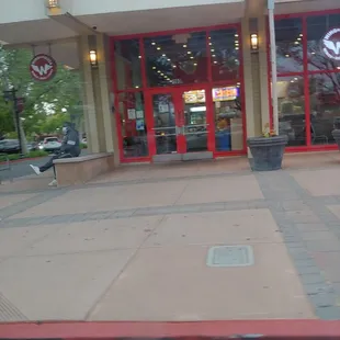 Favorite chicken place best price and flavors