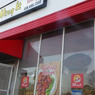 the front of a fried fish restaurant