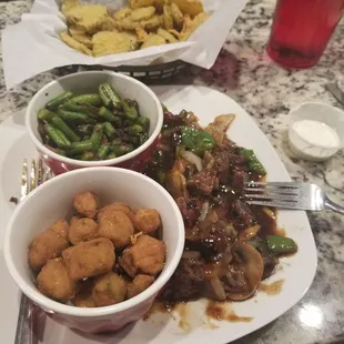 Hawaiian steak tips and fried pickles....yummy!!