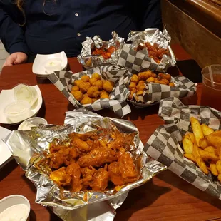 Bbq teryaki golden boneless, fried mushrooms cauliflower and wedges and crack ranch!!