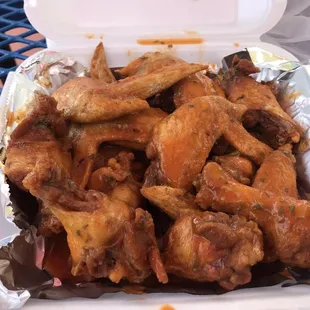 Medium wings