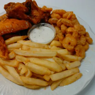 10pc wings &amp; 1/2lb shrimp and fries platter