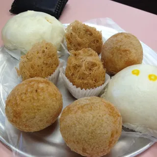 Egg Custard Bun