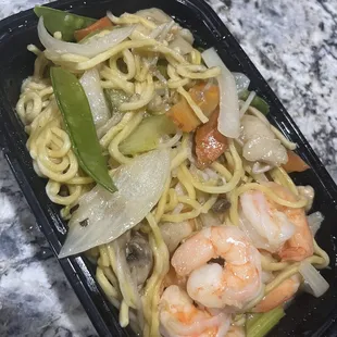 Shrimp lo mein. Shrimp was great. Sauce was great. Just dry by the time we got home :(