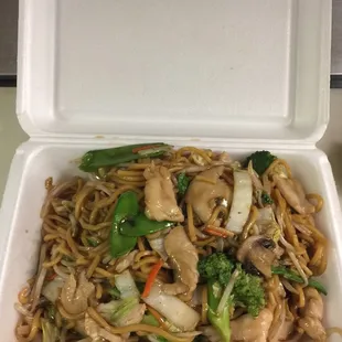 Chicken Lo Mein