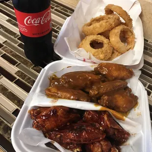 fried chicken wings, bbq wings, poultry, chicken wings and fried chicken, bbq chicken, fried chicken, chicken wings, food, chicken