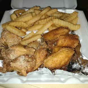 10 piece combo (garlic parmasean and Jamaican jerk) $13.99