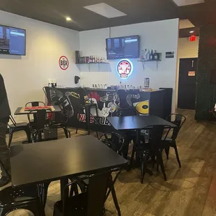 Bar/ seating area