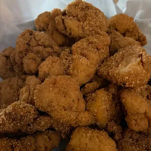 Boneless wings w/ honey garlic dry rub