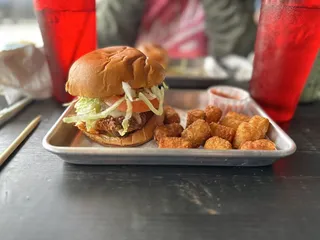 Cheeks’ Chicken & Burgers