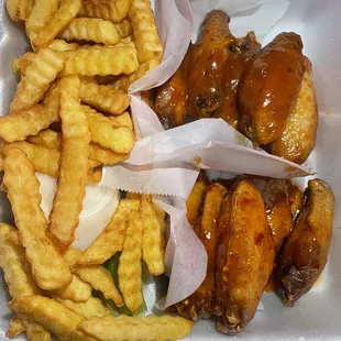 10 piece wing combo, top are texas gold flavored, bottom are sweet hot chili (my personal fav)