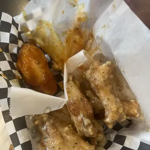 Gold and garlic Parmesan 10 Wings Combo